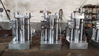 廣東廣州客戶訂購液壓榨油機(jī)2套